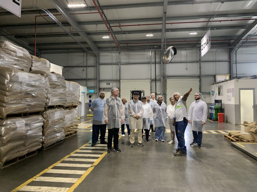 “Adecuación eléctrica de oficinas y comedores industriales con máxima eficiencia técnica en Golds Mills Panamá.”